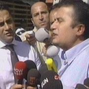 MÜNEVVER İN BABASI CANLI YAYINDA ÇILDIRDI