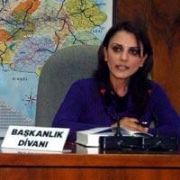VALİ Yİ YAKAN KADIN KONUŞTU
