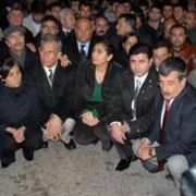 DİYARBAKIR DA OTURMA EYLEMİ, YÜKSEKOVA DA OLAY!