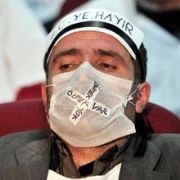 FLAŞ.. TEKEL İŞÇİLERİ AÇLIK GREVİNE BAŞLADI