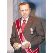 ERDOĞAN A VERİLEN KIZILAY NİŞANI TBMM GÜNDEMİNDE