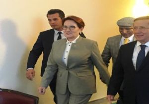 Akşener in Dikkat Çeken Fotoğrafı