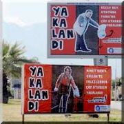 AKP LİLERİ ÇILDIRTAN AFİŞLER!