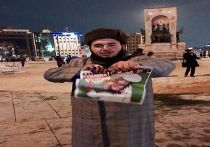 Taksim de  Charlie Hebdo yu Yırttılar!