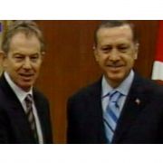 BLAİR, MORAL VERDİ GİTTİ!