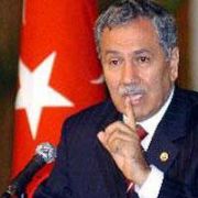 KÖŞE YAZARLARI ARINÇ I YANLIŞ ANLAMIŞ