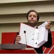  İSTİFA ÇAĞRISI GÖZ BOYAMADAN ÖTE GİTMEZ 