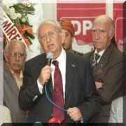 DEMOKRAT PARTİ MEYDANLARA İNİYOR