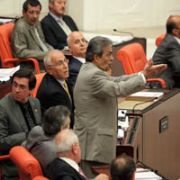 MECLİS TE GECEYARISI OPERASYONU!
