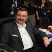GÖKÇEK, BİTİREMEDİĞİ METRO YU HÜKÜMETE DEVRETTİ!