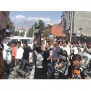 HAKKARİ DE 11 POLİS YARALANDI