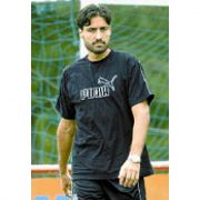 BEŞİKTAŞ ESKİ FUTBOLCUSU GUİNTİ NİN PEŞİNDE
