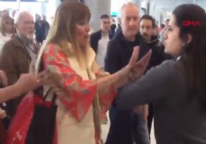 Havalimanında Tepki Çeken Görüntü! 