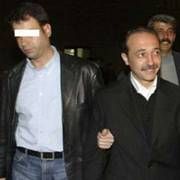 UÇAK KORSANI ESRARI İÇİP UÇAĞI KAÇIRMIŞ