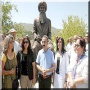 KAHRAMANLAR İÇERİ ATILIRKEN, HAİNLERİN HEYKELİ DİKİLİYOR
