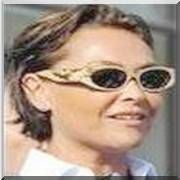 HÜLYA AVŞAR A TAKİPSİZLİK!