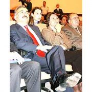 HİLMİ GÜLER DE MARKALI ÇORAP MODASINA UYDU