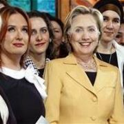 HİLLARY: OBAMA İLE ÇOK ŞEY DEĞİŞECEK 