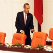  BEN HER YÖNÜYLE ŞEFFAF BİR LİDERİM 