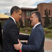 KÖŞK TE OBAMA YA ENGİNARLI MANTI İKRAMI