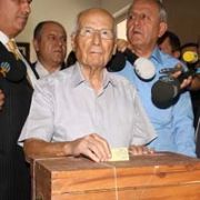 KENAN EVREN İN SANDIĞINDAN  HAYIR  ÇIKTI