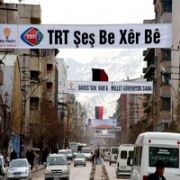 ERDOĞAN A KÜRTÇE AFİŞLİ DAVET