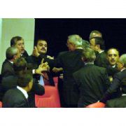 MECLİS TE YİMPAŞ GERGİNLİĞİ