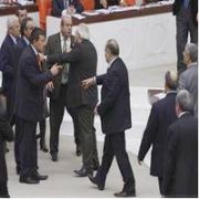 MECLİS TE DTP LİLER İLE AKP LİLERİN ERMENİ KAVGASI