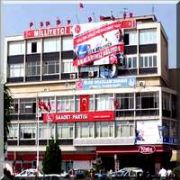 MHP İNADINA O PANKARTI BÜYÜTÜYOR