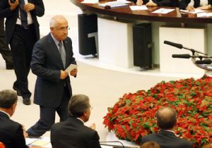 YAŞAYAN BÜROKRASİ ÇINARI: CEMİL ÇİÇEK!