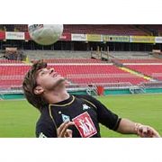ZE ROBERTO OLMADI, YENİ STAR NERY !