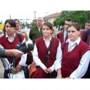 SANKİ HASTALIĞI ONLAR YAYIYORMUŞ GİBİ ÖĞRENCİLERE TAVUK MUAMELESİ YAPTILAR