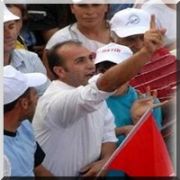  O PROTESTOCUNUN ARKASINDA AKP VAR 