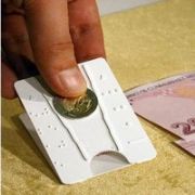 GÖRME ENGELLİLER İÇİN PARA ÖLÇER YAPILDI