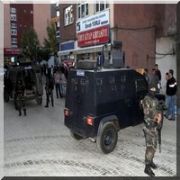 POLİS TUNCELİ BELEDİYESİNİ BASTI
