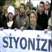 REKTÖR ÖĞRENCİLERLE BİRLİKTE SLOGAN ATTI!