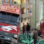 DOĞALGAZ KULLANAN MAHALLEDE BELEŞ KÖMÜR TARTIŞMASI