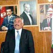 İLK İCRAATI GÜL VE ERDOĞAN IN RESİMLERİNİ İNDİRMEK OLDU