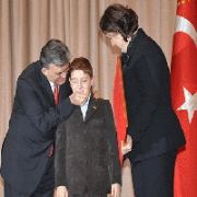 GÜL:  ŞEHİT AİLELERİ VE GAZİLERİMİZ BİZLERE EMANET 