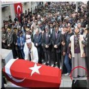 ŞEHİT ANNESİ NİN EN ACI FOTOĞRAFI