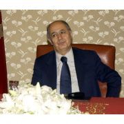 SEZER: İKİ SANDIK YETİŞMEZ 