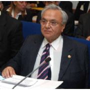  HAYATIMDA HİÇ, RENKSİZ VE İDDİASIZ OLMADIM 