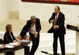 TBMM TARİHİNDE BİR İLK!