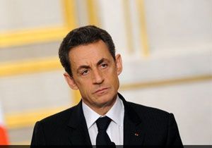 SARKOZY, GİDERAYAK YİNE OYUN PEŞİNDE!