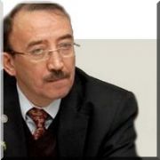 OLAY YARATAN O REKTOR YİNE SAHNEDE