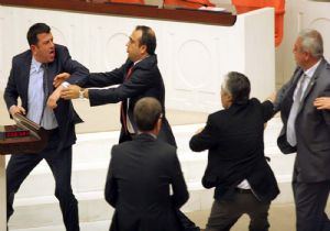 AKP Lİ VEKİL DEN CHP Lİ VEKİLE TOKAT!