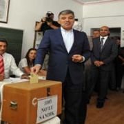 VE TÜRKİYE, ANAYASA DEĞİŞİKLİĞİNE  EVET  DEDİ