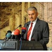 BAKAN DAN İLGİNÇ DİNLEME YORUMU