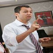 ŞENER İN PARTİSİNDEN SÜRPRİZ İSTİFA!