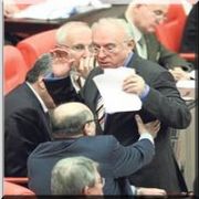CHP GRUBU KENDİ VEKİLLERİNİ DİNLEMEYİNCE!
